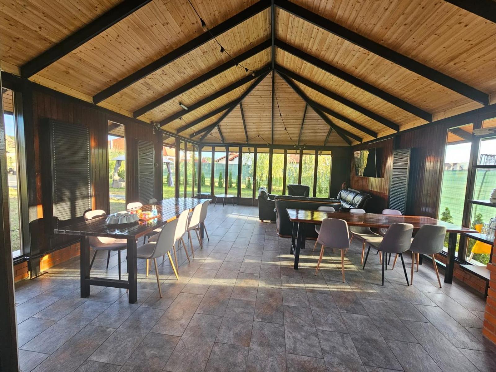 Pensiunea Relax Curtea De Arges Ngoại thất bức ảnh